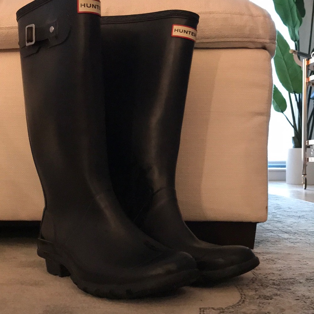 Hunter tall wide leg rain boot - women’s size 10